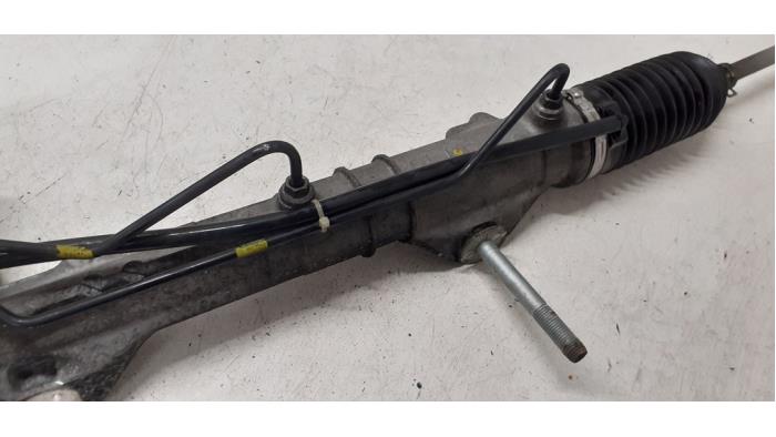 Servostyrningsbox från en Peugeot 5008 I (0A/0E) 1.6 HDiF 16V 2013