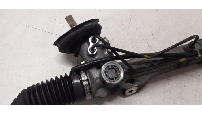 Servostyrningsbox från en Peugeot 5008 I (0A/0E) 1.6 HDiF 16V 2013