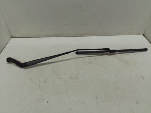 Begagnade Främre torkararm Fiat Ducato (250) 2.3 D 130 Multijet Pris € 36,30 Inklusive moms erbjuds av Autodemontage van de Laar