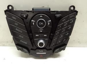 Gebruikte Radiobedienings paneel Ford Fiesta 6 (JA8) 1.0 Ti-VCT 12V 65 Prijs € 75,00 Margeregeling aangeboden door Autodemontage van de Laar