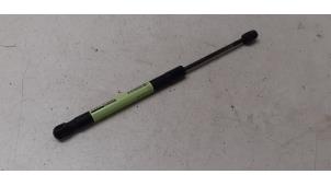 Gebruikte Gasveer links-achter Seat Mii 1.0 12V Prijs op aanvraag aangeboden door Autodemontage van de Laar