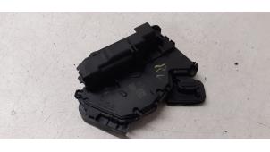 Gebruikte Deurslot Mechaniek 2Deurs rechts Volkswagen Caddy IV 2.0 TDI 75 Prijs € 50,00 Margeregeling aangeboden door Autodemontage van de Laar