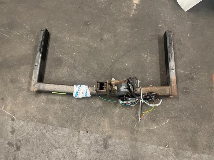 Dragkrok från en Audi A4 (B8) 1.8 TFSI 16V 2011