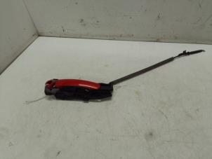 Gebruikte Deurgreep 4Deurs links-voor Volkswagen Polo V (6R) 1.2 TSI Prijs € 50,00 Margeregeling aangeboden door Autodemontage van de Laar