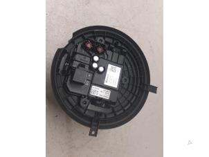 Gebruikte Kachel Ventilatiemotor Mercedes E (C238) E-200 2.0 Turbo 16V Prijs € 80,00 Margeregeling aangeboden door Autodemontage van de Laar