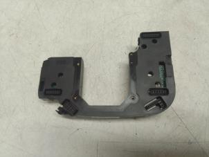 Gebruikte Stuurkolom module Audi A4 Avant (B6) 2.0 FSI 16V Prijs € 50,00 Margeregeling aangeboden door Autodemontage van de Laar