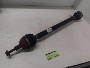 Begagnade Drivaxel, höger fram Volkswagen Golf VI (5K1) 1.2 TSI BlueMotion Pris € 70,00 Marginaltabell erbjuds av Autodemontage van de Laar