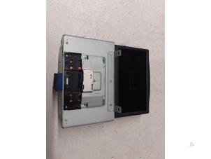 Gebruikte Navigatie Display Volvo XC70 (SZ) XC70 2.4 D 20V Prijs € 70,00 Margeregeling aangeboden door Autodemontage van de Laar