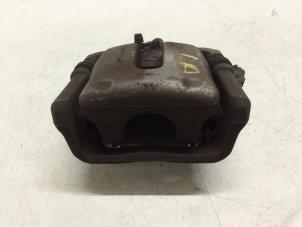 Gebruikte Remklauw (Tang) links-achter Renault Grand Scénic IV (RFAR) 1.3 TCE 160 16V Prijs € 150,00 Margeregeling aangeboden door Autodemontage van de Laar