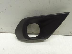 Begagnade Täcklock, dimljus, höger Dacia Duster (SR) 1.3 TCE 130 16V Pris € 30,00 Marginaltabell erbjuds av Autodemontage van de Laar