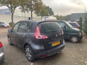 Gebruikte A-stijl Afdekkap links Renault Scénic III (JZ) 1.4 16V TCe 130 Prijs € 15,00 Margeregeling aangeboden door Autodemontage van de Laar