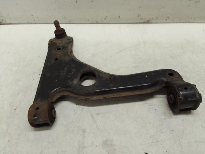Främre gaffelben, höger från en Opel Meriva 1.7 CDTI 16V 2011