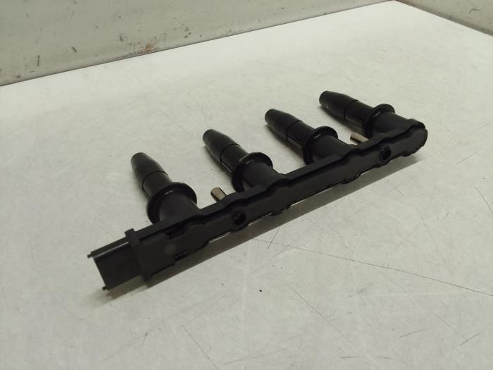 Bobine van een Opel Zafira (M75) 1.8 16V Ecotec 2006