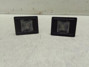 Gebruikte Kenteken Verlichting Mercedes GLE (V167) 300d EQ Boost 2.0 Turbo 16V 4-Matic Prijs € 30,00 Margeregeling aangeboden door Autodemontage van de Laar