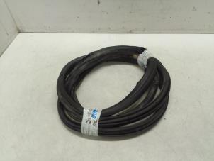 Gebruikte Portierrubber 2Deurs rechts Ford Transit 2.0 TDCi 16V Eco Blue 105 Prijs € 30,25 Inclusief btw aangeboden door Autodemontage van de Laar