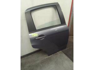 Używane Drzwi prawe tylne wersja 4-drzwiowa Citroen C3 (SC) 1.4 Cena € 225,00 Procedura marży oferowane przez Autodemontage van de Laar
