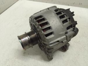 Gebruikte Dynamo Seat Leon ST (5FF) 1.0 TSI 12V Prijs € 125,00 Margeregeling aangeboden door Autodemontage van de Laar