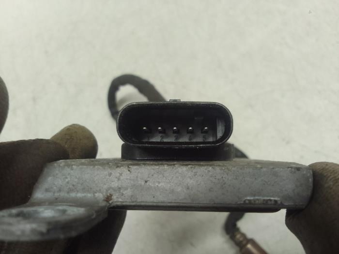 Nox sensor van een Mercedes-Benz E (W212) E-220 CDI 16V BlueEfficiency,BlueTEC 2015