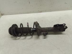 Gebruikte Schokdemperpoot rechts-voor Suzuki Celerio (LF) 1.0 12V Dualjet Prijs € 75,00 Margeregeling aangeboden door Autodemontage van de Laar