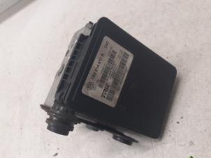 Begagnade ABS-pump Volkswagen Up! (121) 1.0 12V 60 Pris € 65,00 Marginaltabell erbjuds av Autodemontage van de Laar