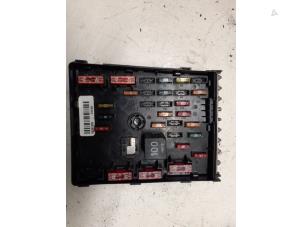 Gebruikte Zekeringkast Volkswagen Passat Variant (3C5) 2.0 TDI 16V Bluemotion Prijs € 50,00 Margeregeling aangeboden door Autodemontage van de Laar