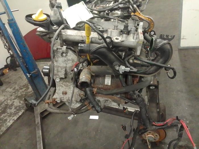 Motor från en Renault Clio III Estate/Grandtour (KR) 1.2 16V TCE 100 2010