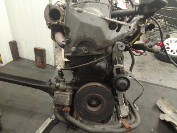 Motor från en Renault Clio III Estate/Grandtour (KR) 1.2 16V TCE 100 2010