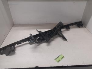 Gebruikte Bumpersteun midden-achter Volkswagen Transporter T6 2.0 TDI 150 Prijs € 102,85 Inclusief btw aangeboden door Autodemontage van de Laar