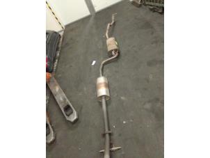 Gebruikte Uitlaat Einddemper Ford Focus 3 Wagon 1.0 Ti-VCT EcoBoost 12V 100 Prijs € 100,00 Margeregeling aangeboden door Autodemontage van de Laar