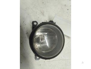 Begagnade Dimljus, höger fram Opel Agila (B) 1.0 12V Pris € 30,00 Marginaltabell erbjuds av Autodemontage van de Laar
