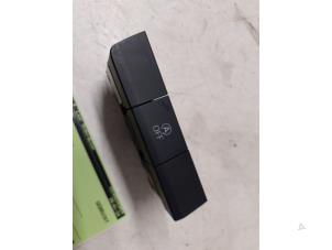 Gebruikte Schakelaar Seat Leon (5FB) 1.2 TSI Ecomotive 16V Prijs € 15,00 Margeregeling aangeboden door Autodemontage van de Laar