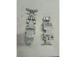 Begagnade Gångjärn, bakdörr, vänster Fiat Ducato (250) E-Ducato Pris € 242,00 Inklusive moms erbjuds av Autodemontage van de Laar