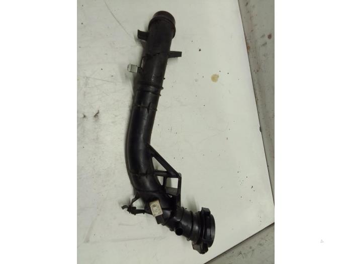 Turborör från en Mercedes-Benz A (177.0) 2.0 A-220 Turbo 16V 2020