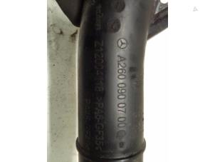 Gebruikte Turbo Pijp Mercedes A (177.0) 2.0 A-220 Turbo 16V Prijs € 40,00 Margeregeling aangeboden door Autodemontage van de Laar