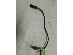 Begagnade Lambdasond Mercedes A (177.0) 2.0 A-220 Turbo 16V Pris € 30,00 Marginaltabell erbjuds av Autodemontage van de Laar