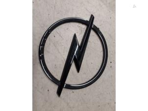 Begagnade Emblem Opel Mokka Pris € 25,00 Marginaltabell erbjuds av Autodemontage van de Laar