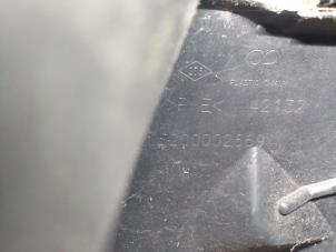 Begagnade Bakre stötfångare Renault Laguna II Grandtour (KG) 2.2 dCi 150 16V Pris på förfrågan erbjuds av Autodemontage van de Laar