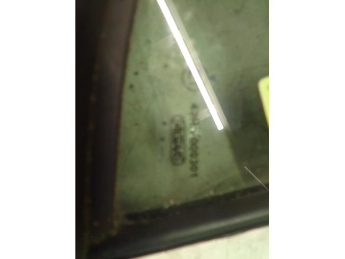 Sidofönster, vänster höger bak från en Opel Agila (B) 1.2 16V 2011