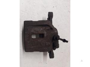 Gebruikte Remklauw (Tang) rechts-achter Kia Carnival/Grand Carnival 3 2.7 V6 24V Prijs op aanvraag aangeboden door Autodemontage van de Laar