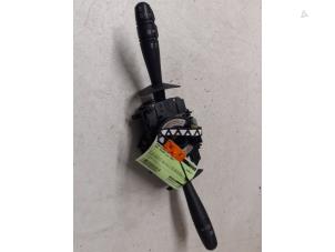 Gebruikte Combischakelaar Stuurkolom Opel Movano (4A1; 4A2; 4B2; 4B3; 4C2; 4C3) 2.5 D Prijs op aanvraag aangeboden door Autodemontage van de Laar