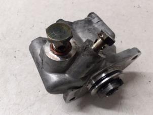 Gebruikte Pomp Servo Opel Movano (4A1; 4A2; 4B2; 4B3; 4C2; 4C3) 2.5 D Prijs op aanvraag aangeboden door Autodemontage van de Laar