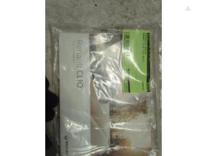 Gebruikte Instructie Boekje Renault Clio IV (5R) 0.9 Energy TCE 90 12V Prijs € 25,00 Margeregeling aangeboden door Autodemontage van de Laar