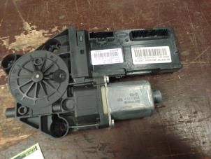 Begagnade Motor, dörrfönster Renault Megane III Berline (BZ) 1.5 dCi 110 Pris € 50,00 Marginaltabell erbjuds av Autodemontage van de Laar