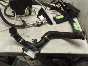 Begagnade Laddluftkylarrör Renault Captur (2R) 0.9 Energy TCE 12V Pris € 35,00 Marginaltabell erbjuds av Autodemontage van de Laar