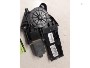 Begagnade Motor, dörrfönster Renault Megane III Grandtour (KZ) 1.6 16V Pris € 50,00 Marginaltabell erbjuds av Autodemontage van de Laar