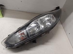 Gebruikte Linker Koplamp Ford Fiesta 6 (JA8) 1.0 SCI 12V 80 Prijs op aanvraag aangeboden door Autodemontage van de Laar