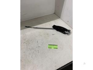 Gebruikte Deurgreep 4Deurs links-voor Volkswagen Up! (121) 1.0 12V 60 Prijs € 50,00 Margeregeling aangeboden door Autodemontage van de Laar