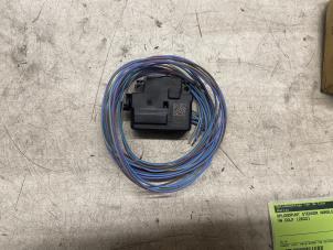 Nieuwe Oplaadpunt stekker aansluiting Volkswagen Golf Prijs € 30,25 Inclusief btw aangeboden door Autodemontage van de Laar