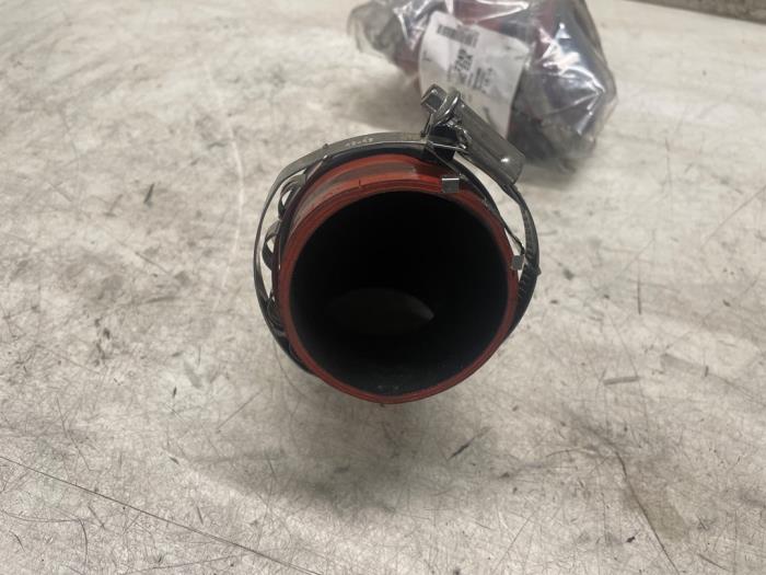 Laddluftkylarslang från en Volkswagen Crafter 2022