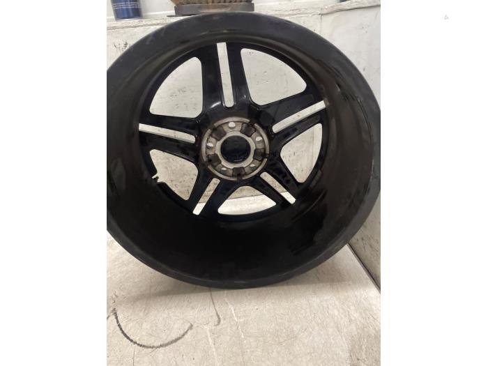 Hjul från en Mercedes-Benz A (177.0) 2.0 A-220 Turbo 16V 2020